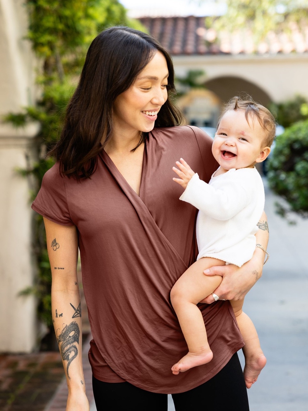 Kindred Bravely bamboo draped nursing top in redwood, size small